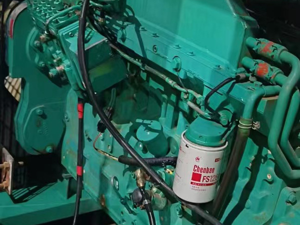 雨湖如何确定新的发电机组控制系统是否与原系统兼容？