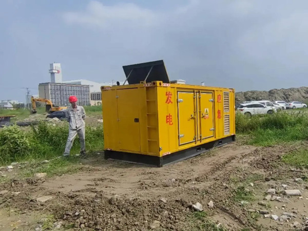 雨湖200KW柴油发电机机组每小时的油耗量受哪些因素影响？