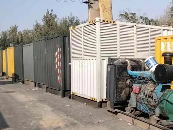 雨湖200KW柴油发电机机组每小时油耗是多少？